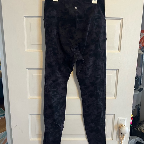 CRZ Yoga Butterluxe 28” leggings with pockets - Picture 3 of 3